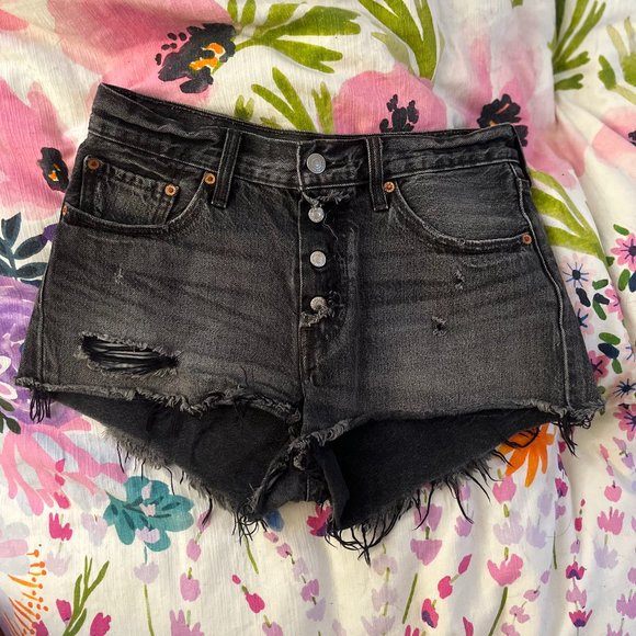Levi's 501 High Rise Exposed Button Fly, washed black denim shorts, W27 - Picture 2 of 8